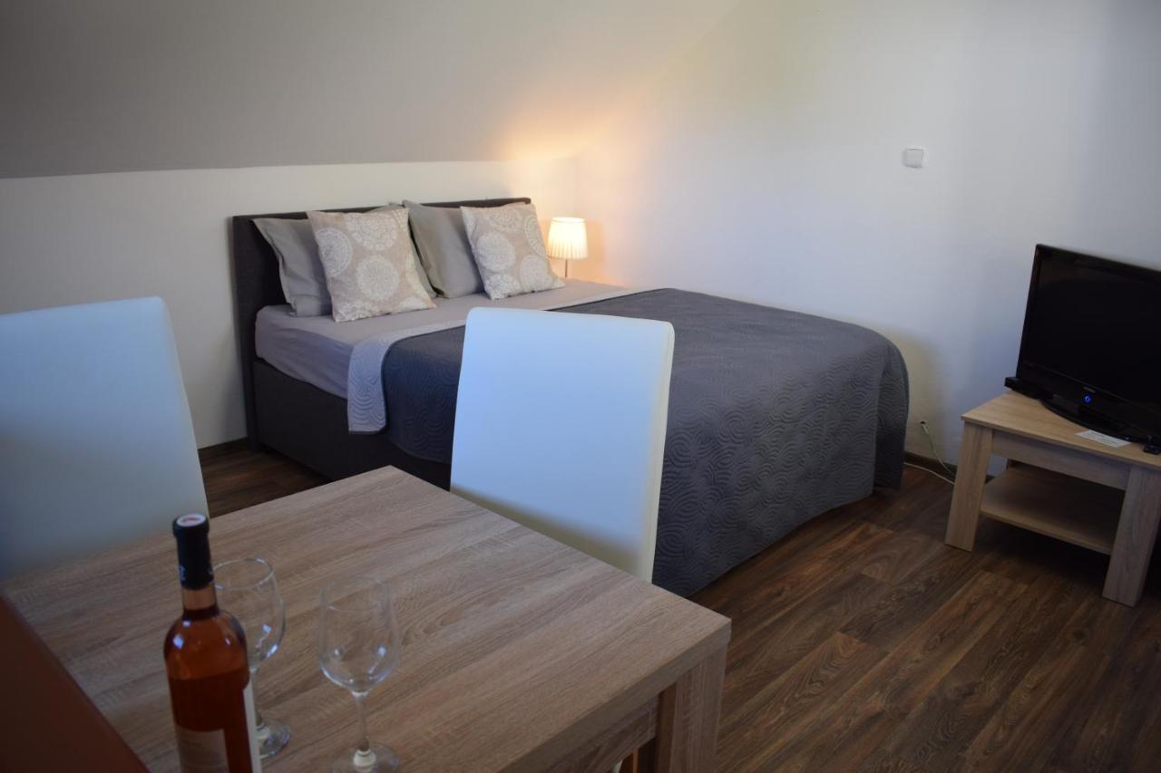 Pension Elbrs Mariënbad Buitenkant foto